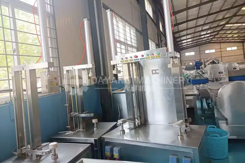 Máquina peladora de tipo rotativo